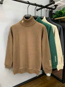 Suéter Masculino Gola Alta Bordado – Estilo Coreano Inverno 2024 |Aconchego Elegante